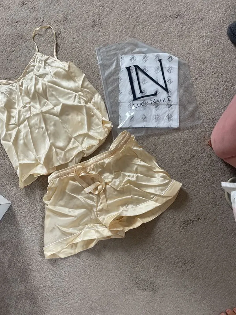 Lucy Nagle 100% silk set - Image 2