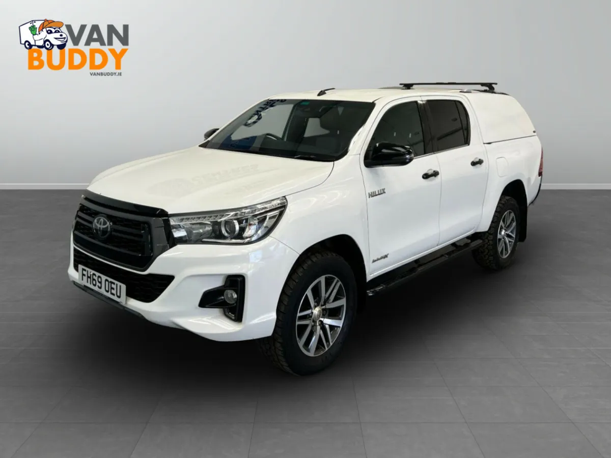 Toyota Hilux 2.4 D-4D Invincible X Auto 4WD Euro 6 - Image 1