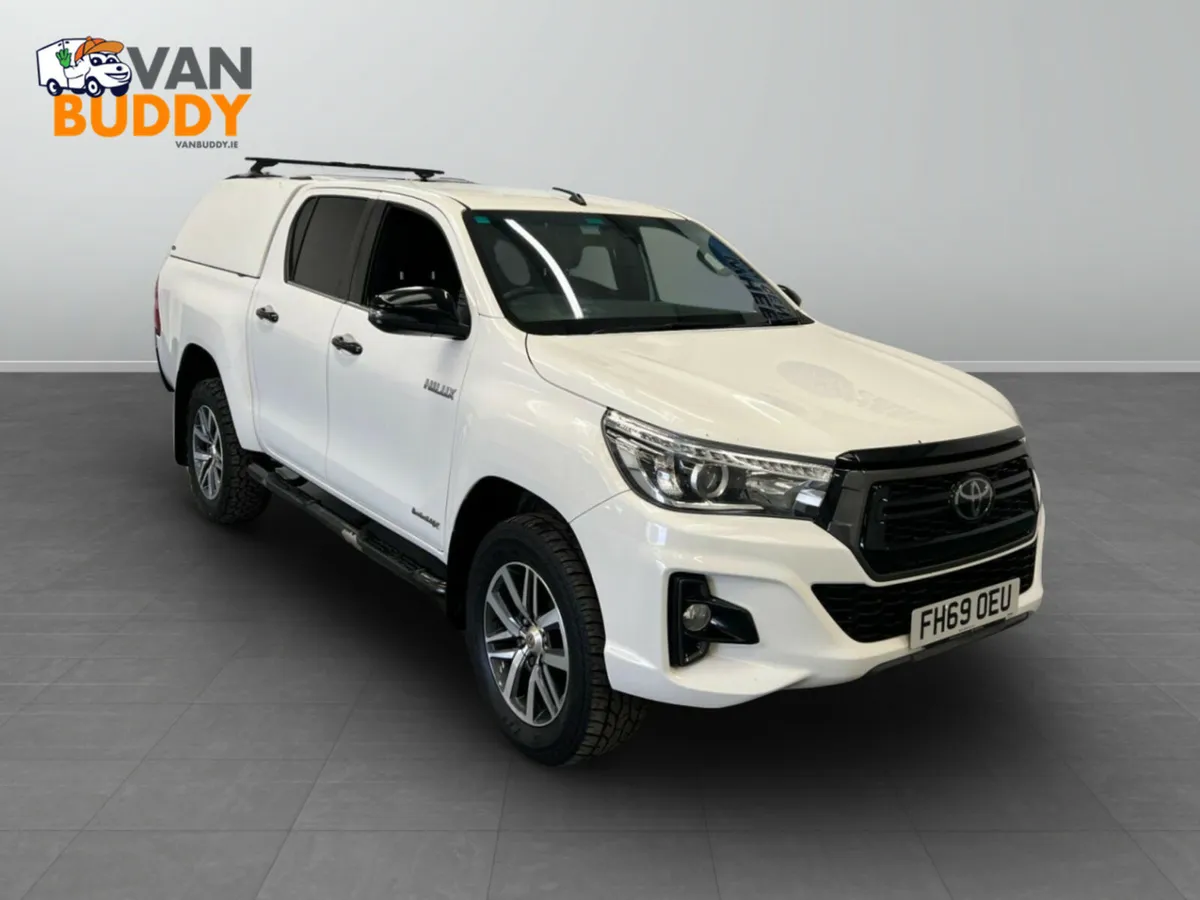 Toyota Hilux 2.4 D-4D Invincible X Auto 4WD Euro 6 - Image 3