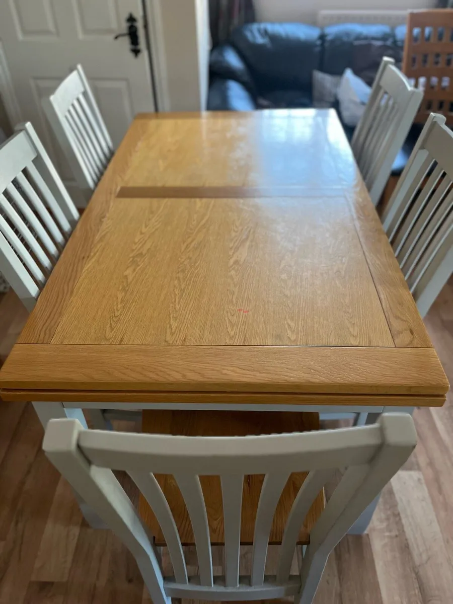Kitchen table - Image 1