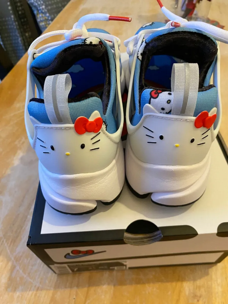 Women Size 7 - Nike Hello Kitty x Air Presto - Image 2