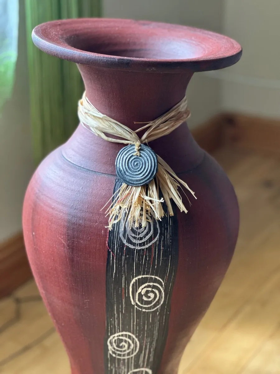 70 cm Tall Vase Stylish Nature Inspired - Image 2
