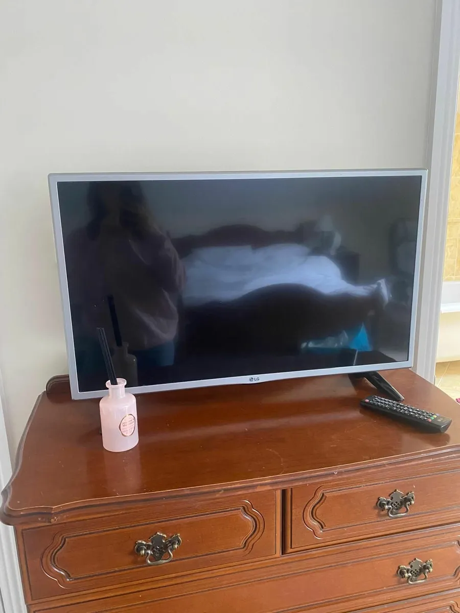 Television in Castletroy - Image 1