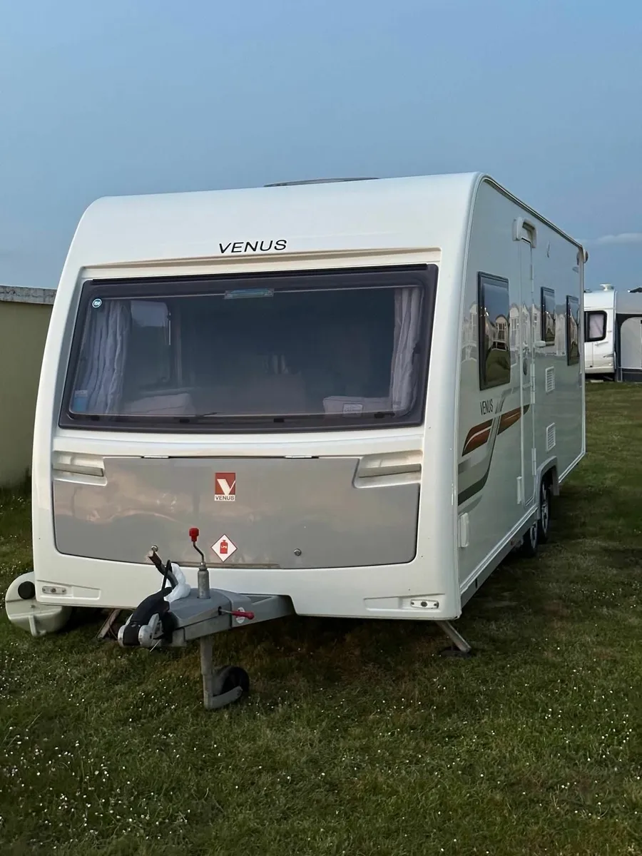 2017 Lunar Venus 620 Caravan for Sale - Image 1