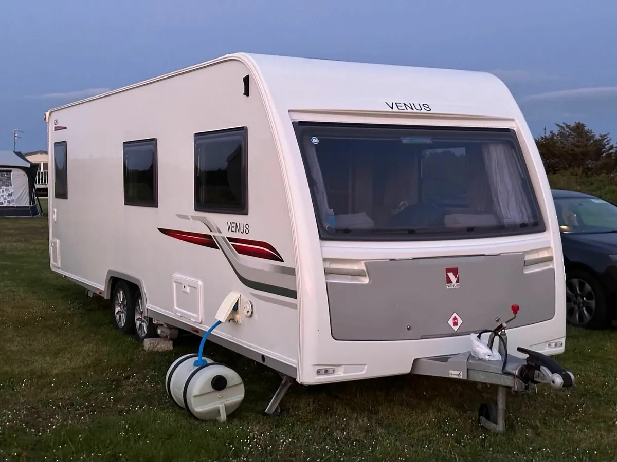 2017 Lunar Venus 620 Caravan for Sale - Image 2