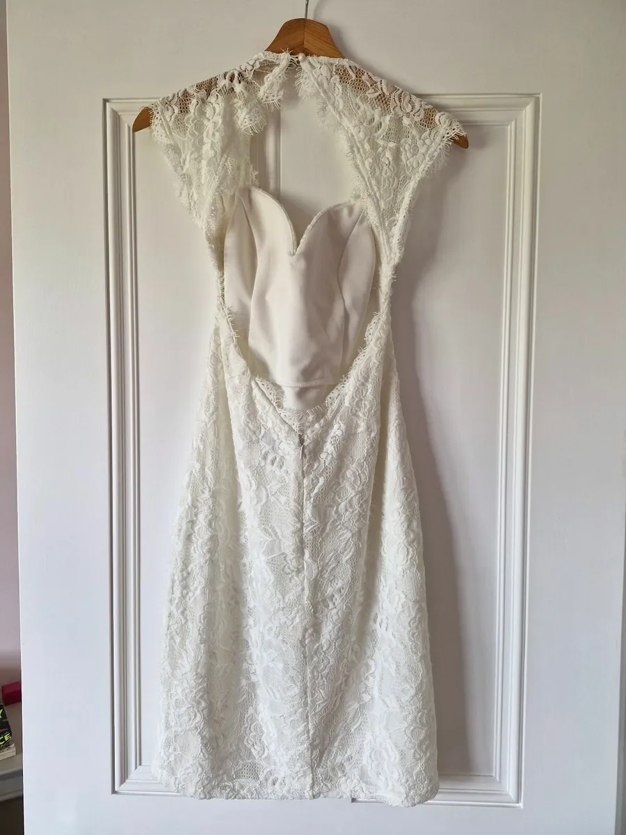 Beautiful white lave dress - Image 2