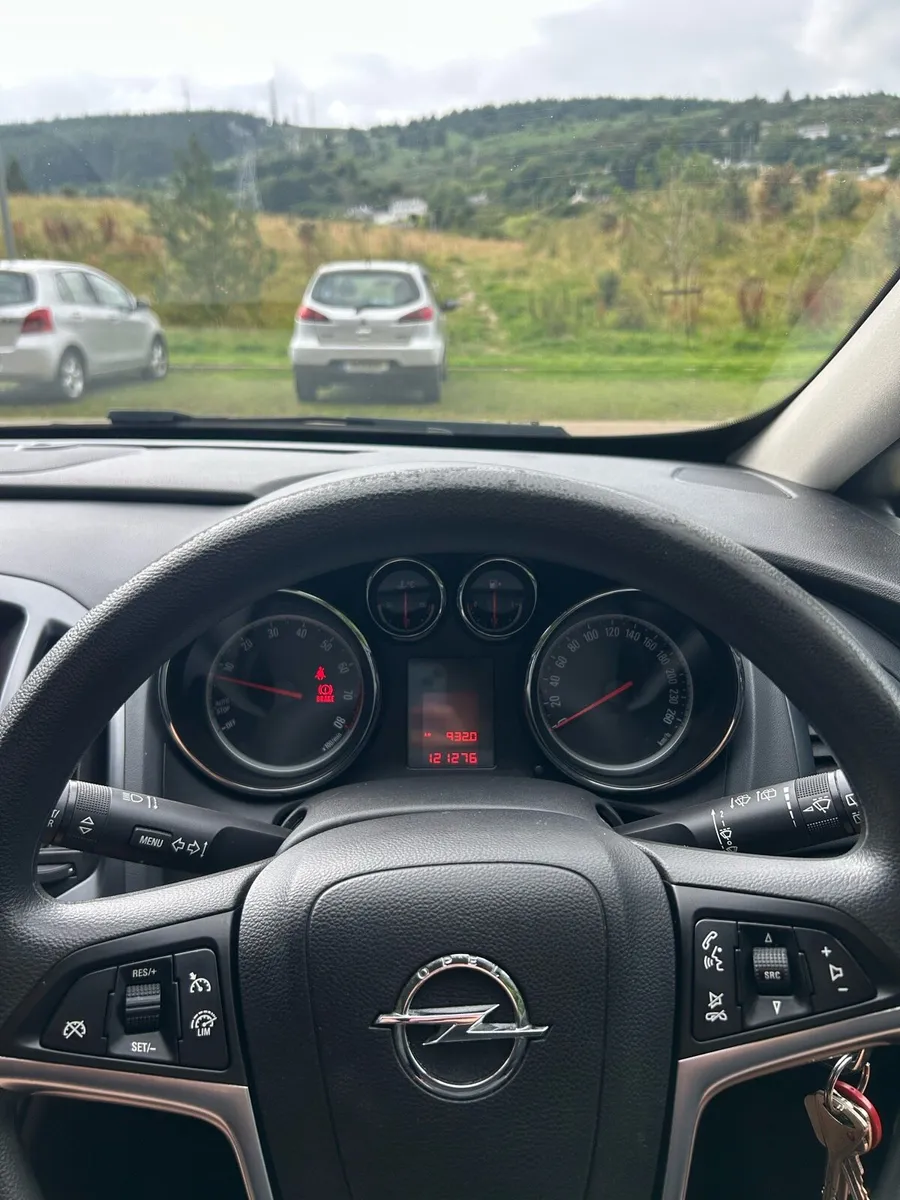 2012 Opel Astra GTC 1.4L Petrol - Image 2