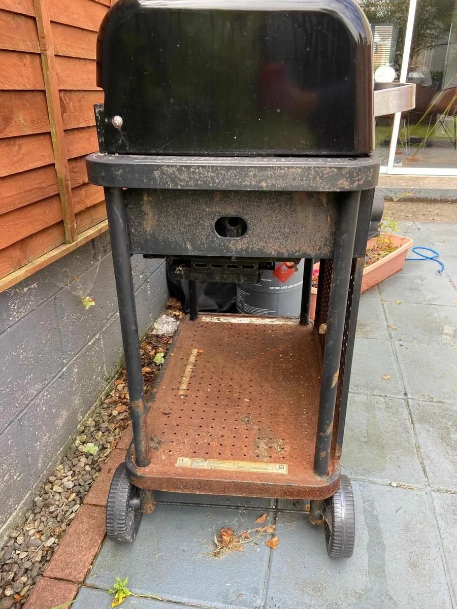 Barbecue - 3 burner Gas - Image 4