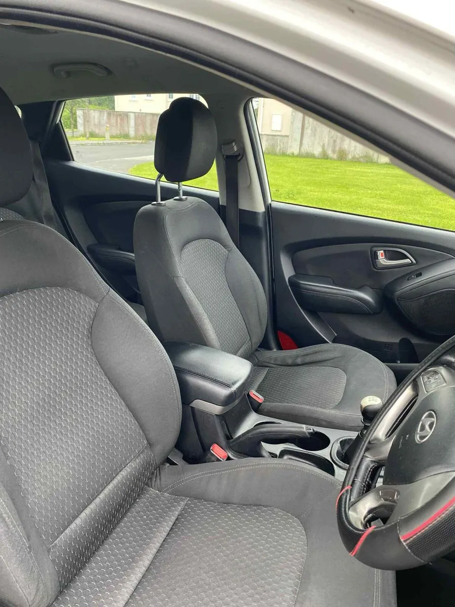 12 Hyundai IX35 1.7 5DR - Image 2