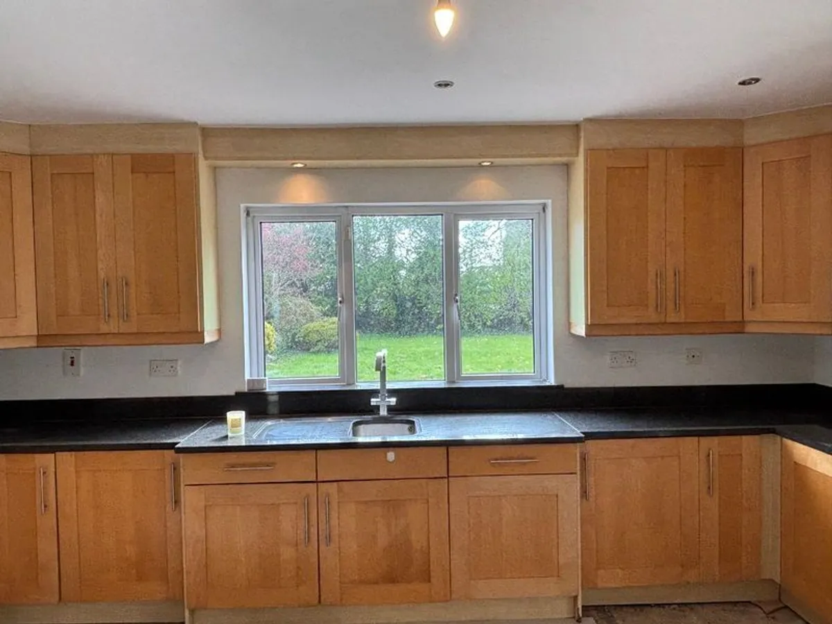Full Kitchen - Image 1