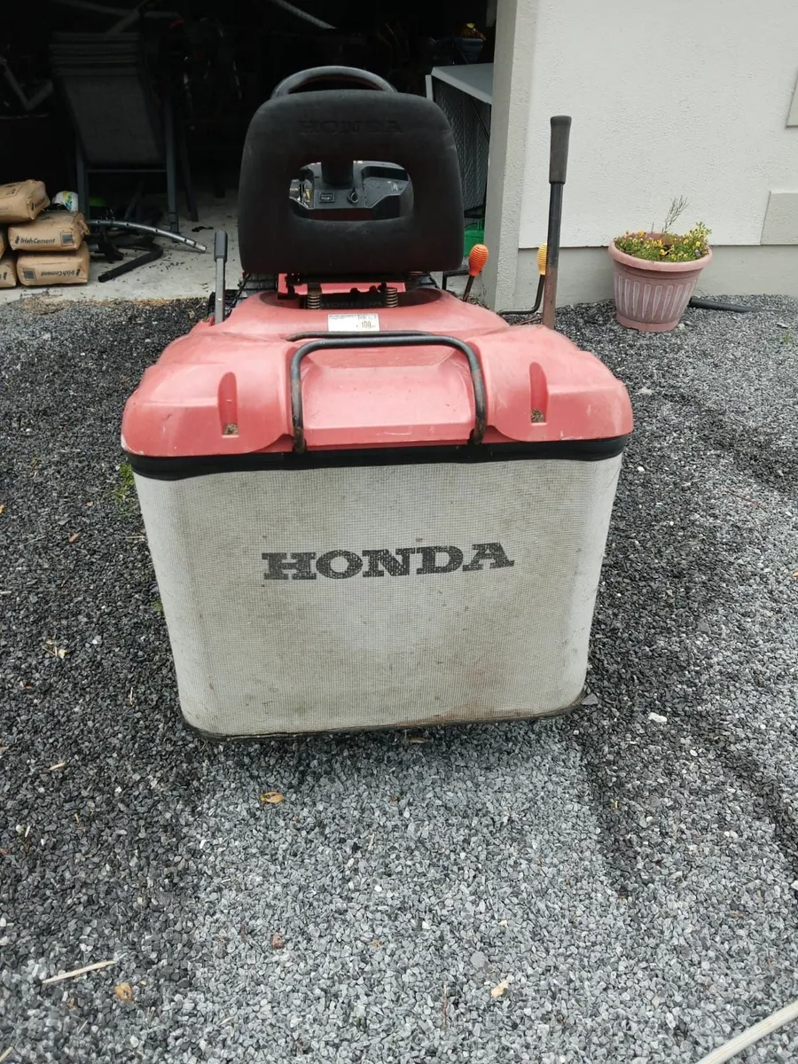 Honda ride on lawnmower - Image 4