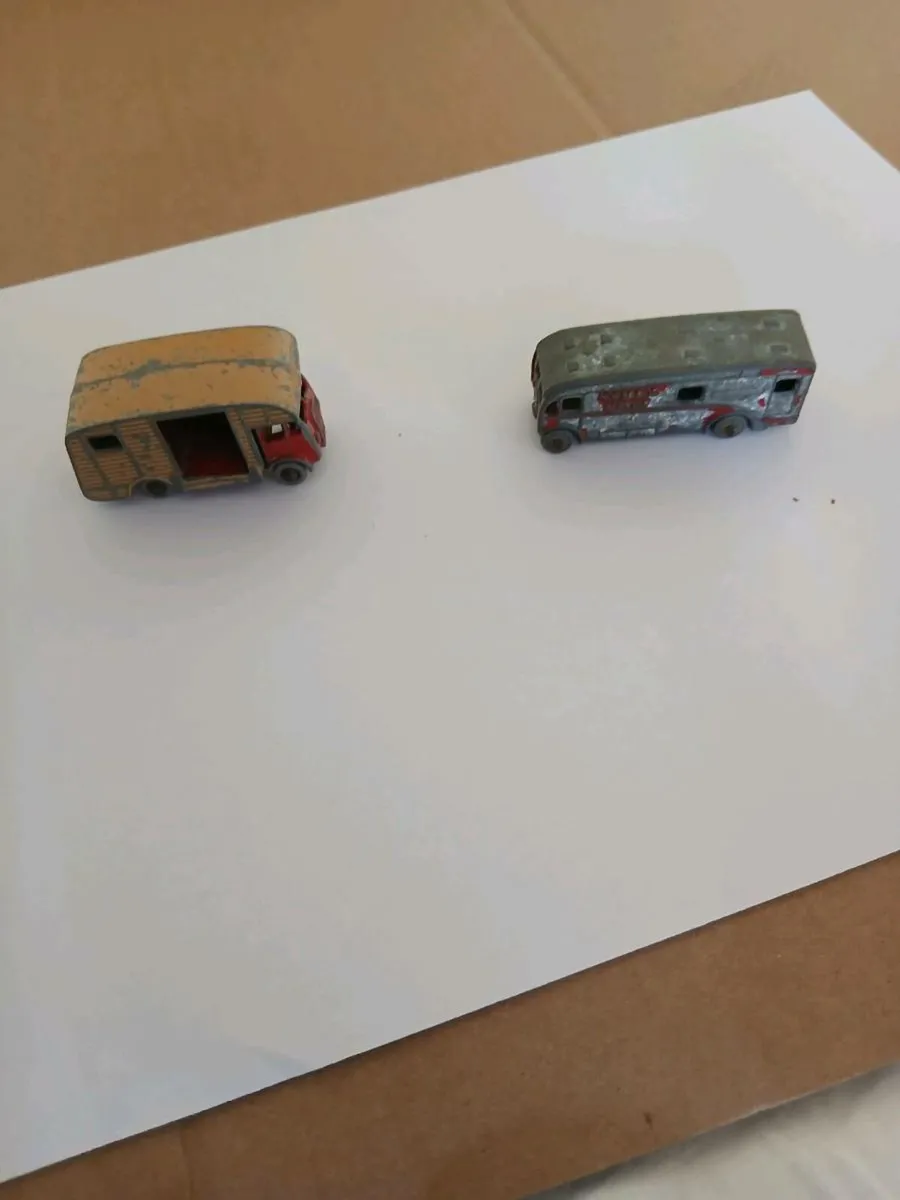 VINTAGE LESNEY  MODELS - Image 2