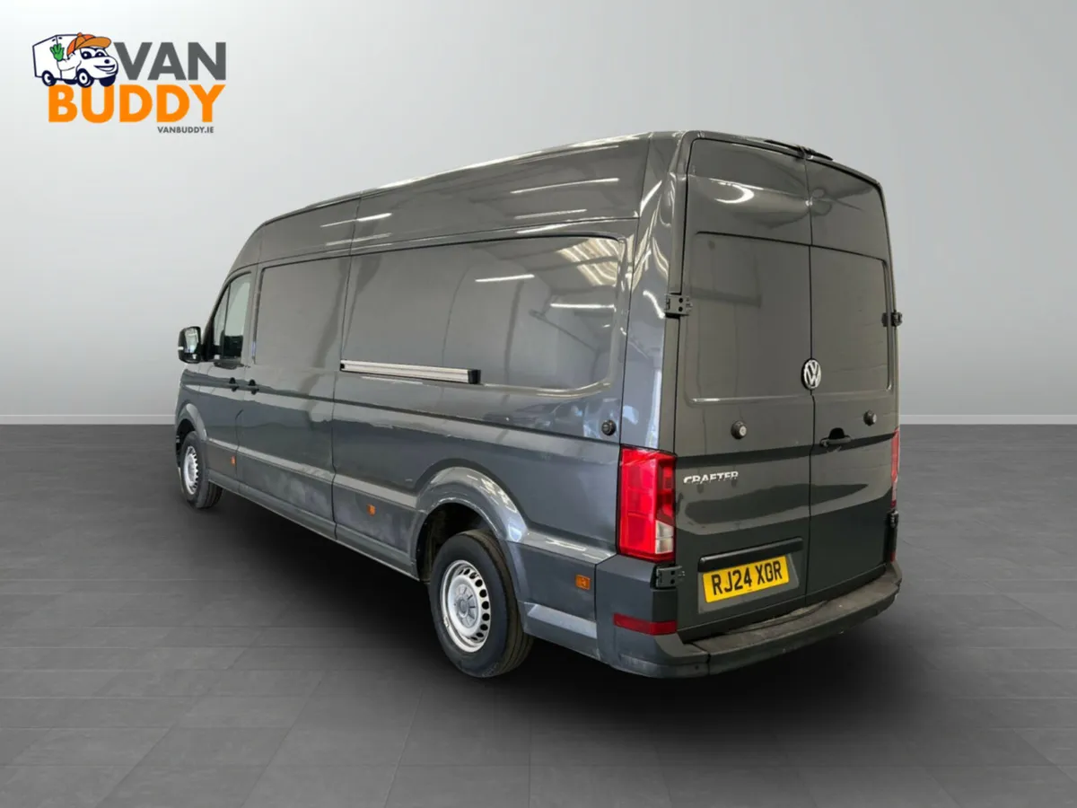Volkswagen Crafter 2.0 TDI CR35 Commerce Plus Auto - Image 2
