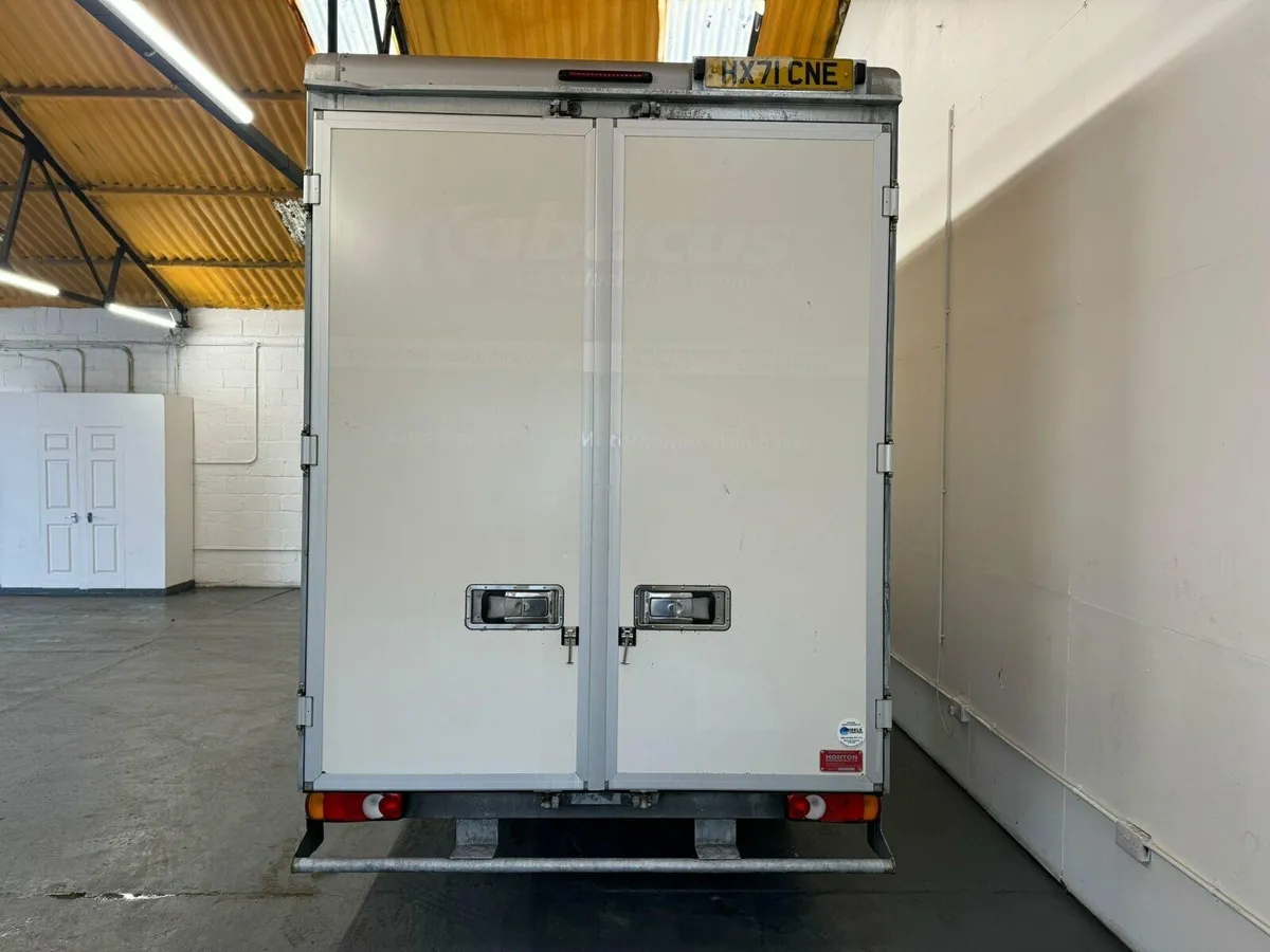 Peugeot Boxer 2.2 BlueHDi 335 Built for Business L - Image 4