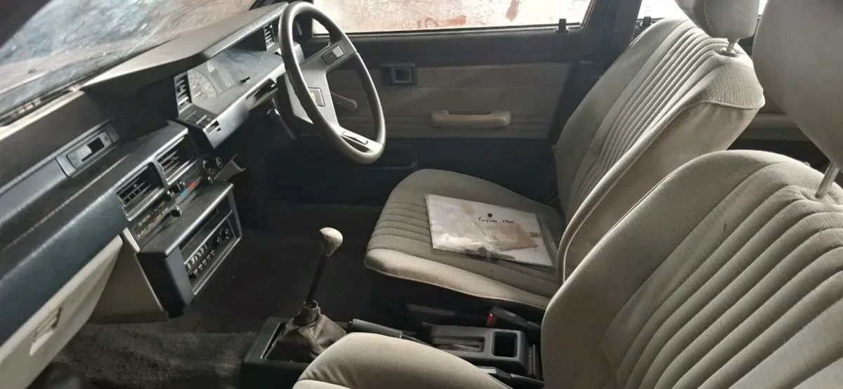 Toyota corolla - Image 4