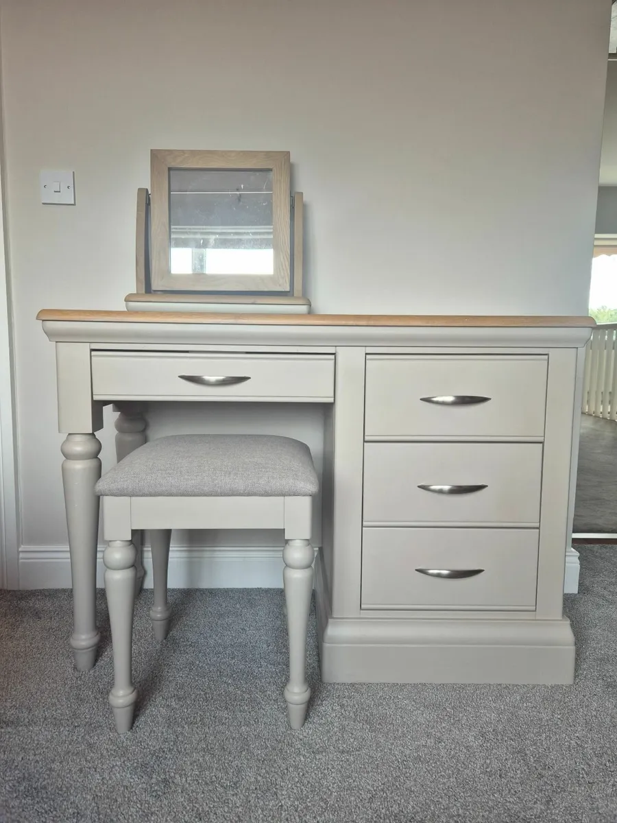 Vanity Table
