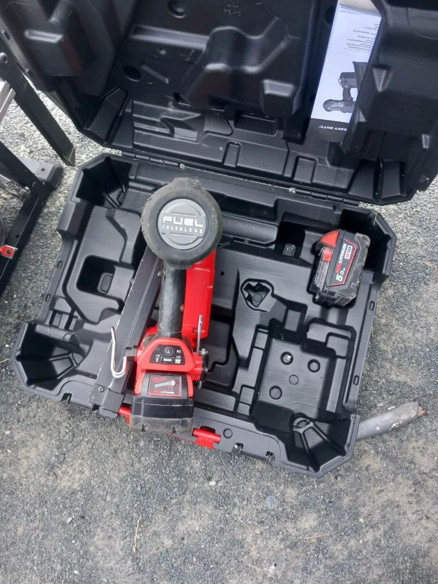 MILWAUKEE 1ST FIX NAIL GUN - Image 3