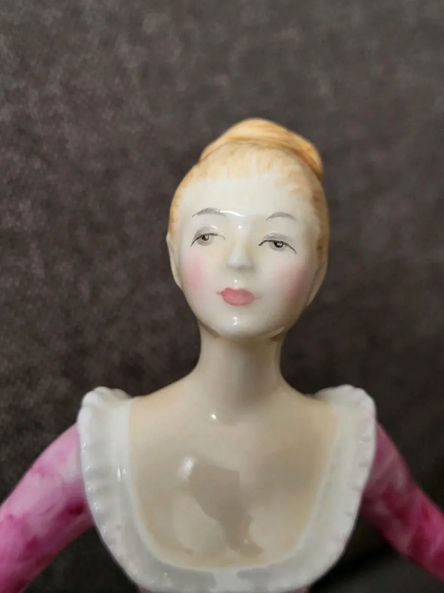Royal Doulton HN3265 LISA. - Image 3