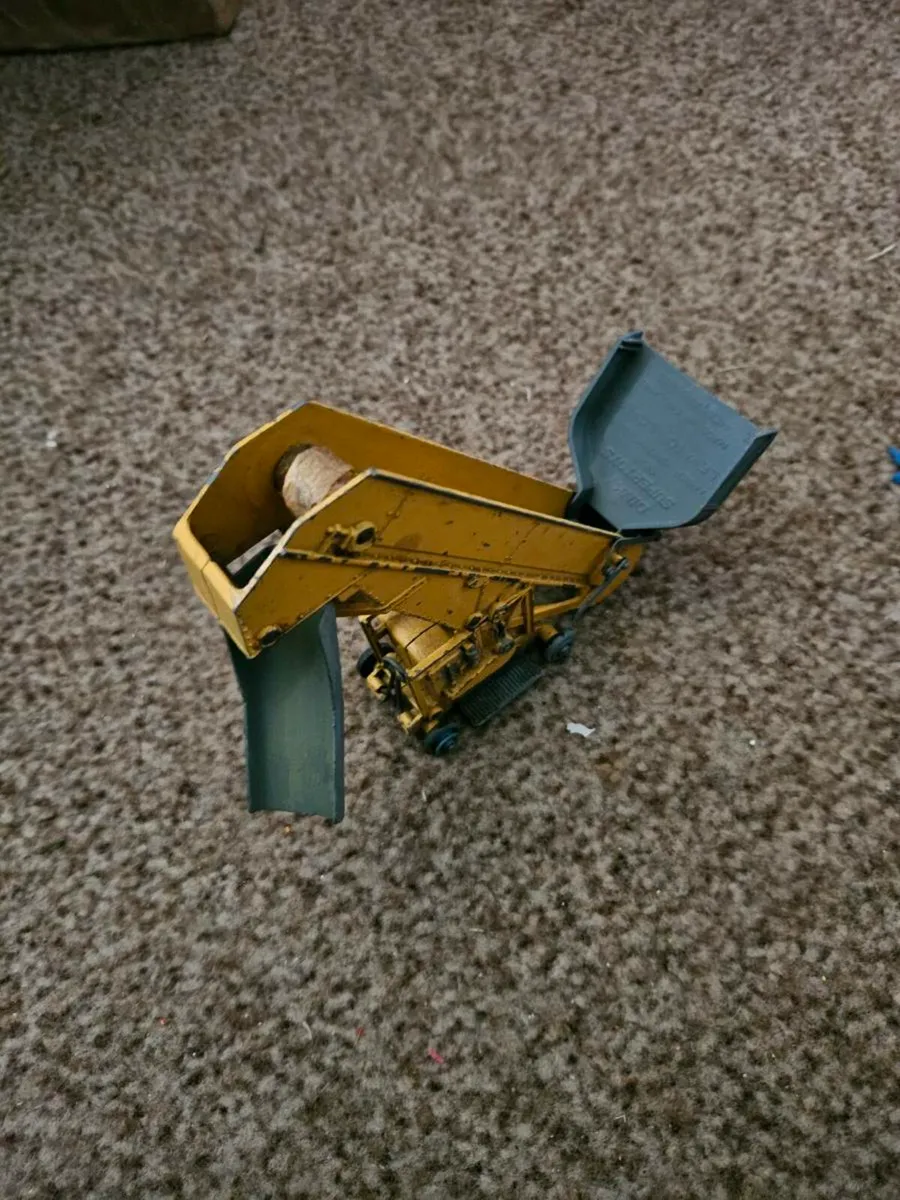Dinky 1950's Farm Elevator - Image 1