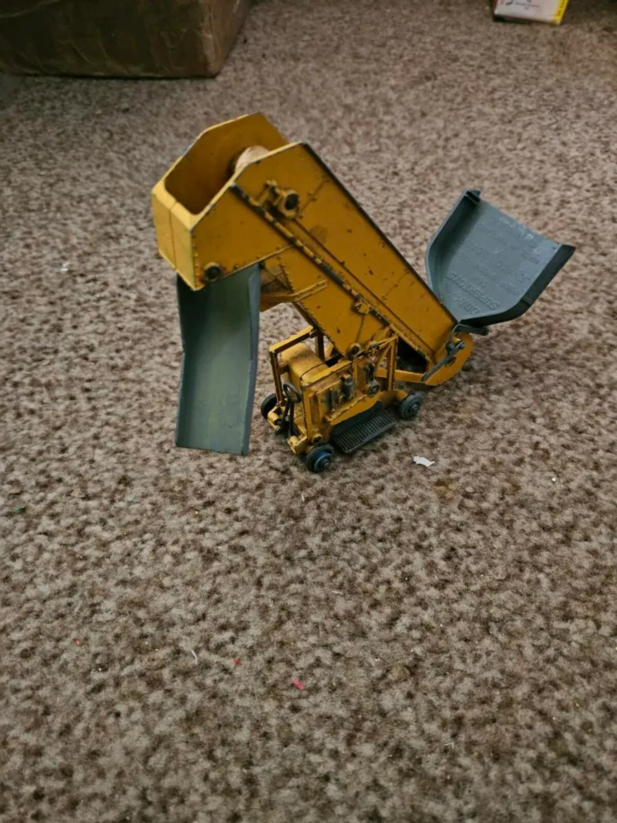 Dinky 1950's Farm Elevator - Image 2