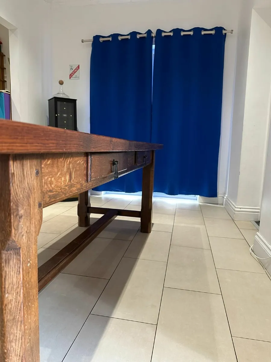 Solid Oak table with 6 chairs - Image 2