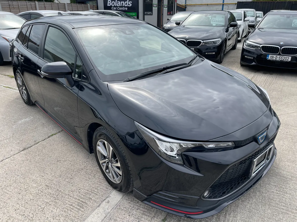 221 Toyota Corolla Hybrid 1.8 Automatic 5dr Model - Image 2