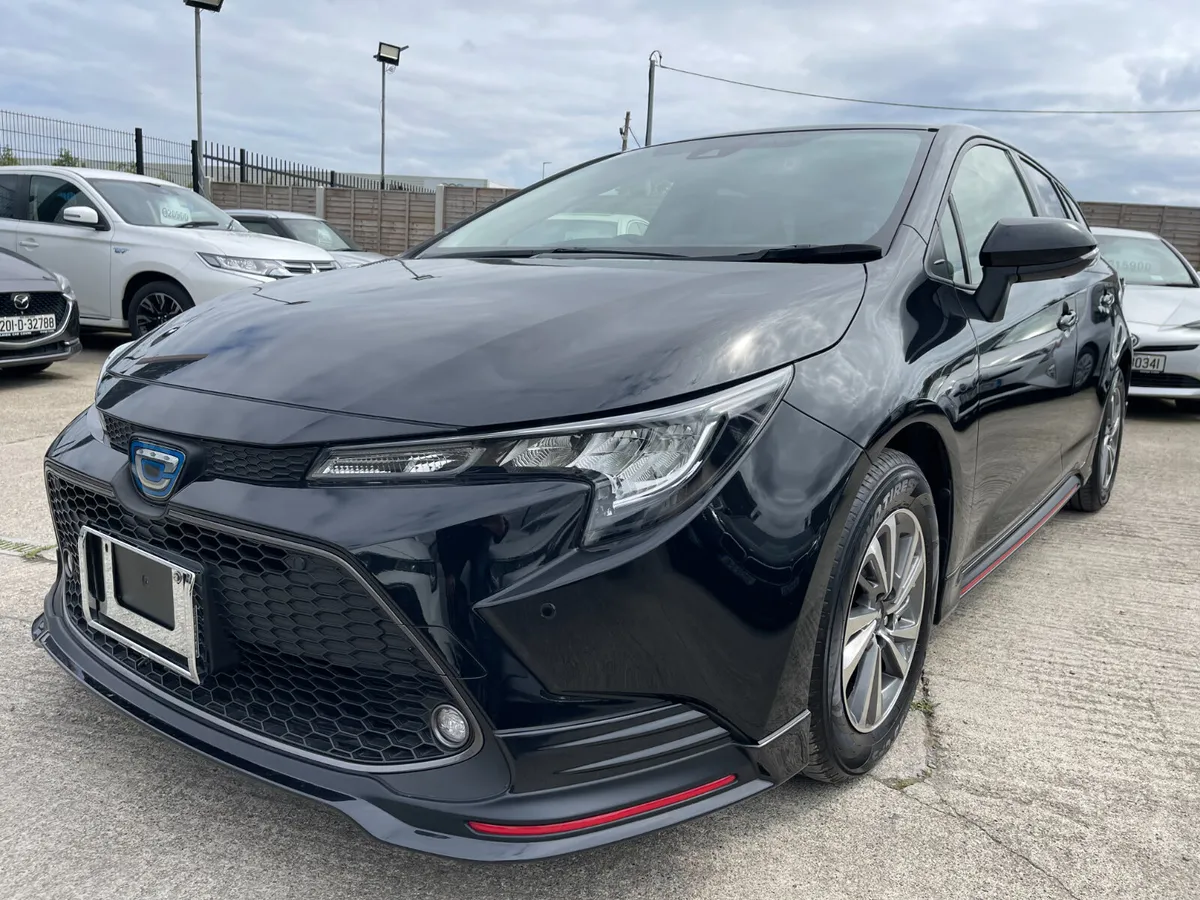 221 Toyota Corolla Hybrid 1.8 Automatic 5dr Model - Image 3