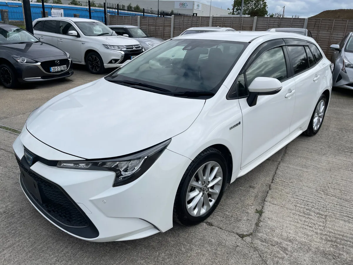 201 Toyota Corolla Hybrid 1.8 Automatic 5dr Tourer - Image 4