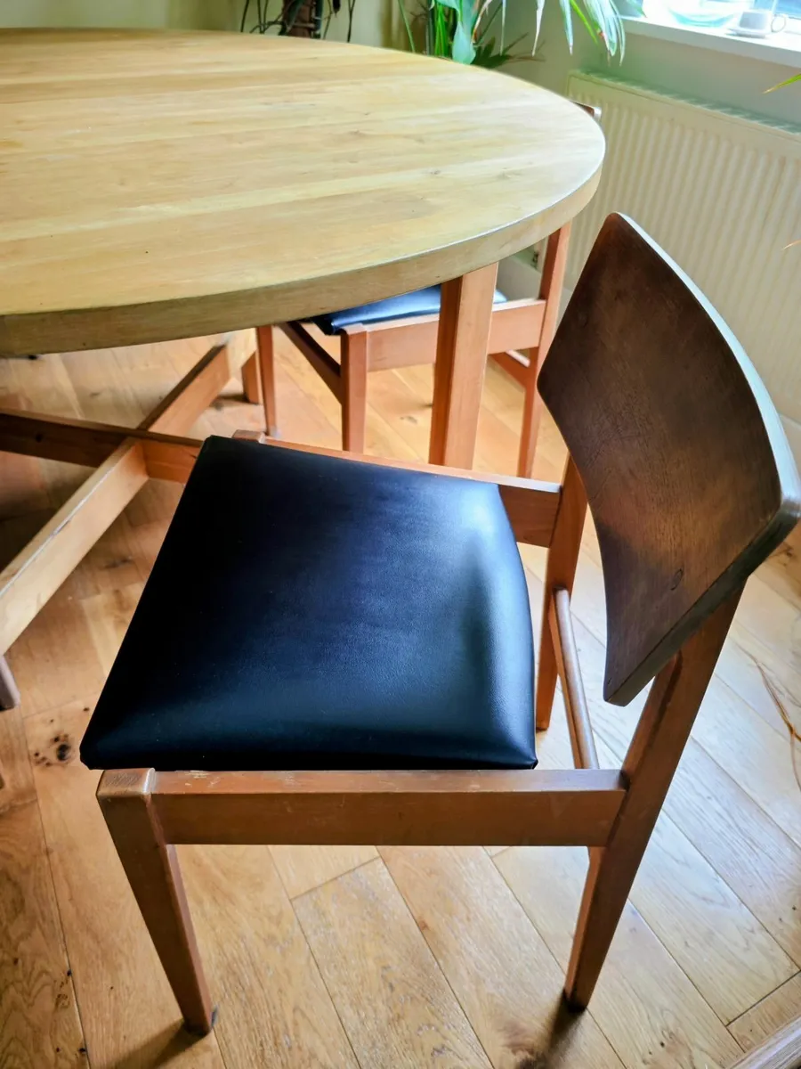 Circular Dining Table + 4 Chairs (extends 4-6) - Image 2