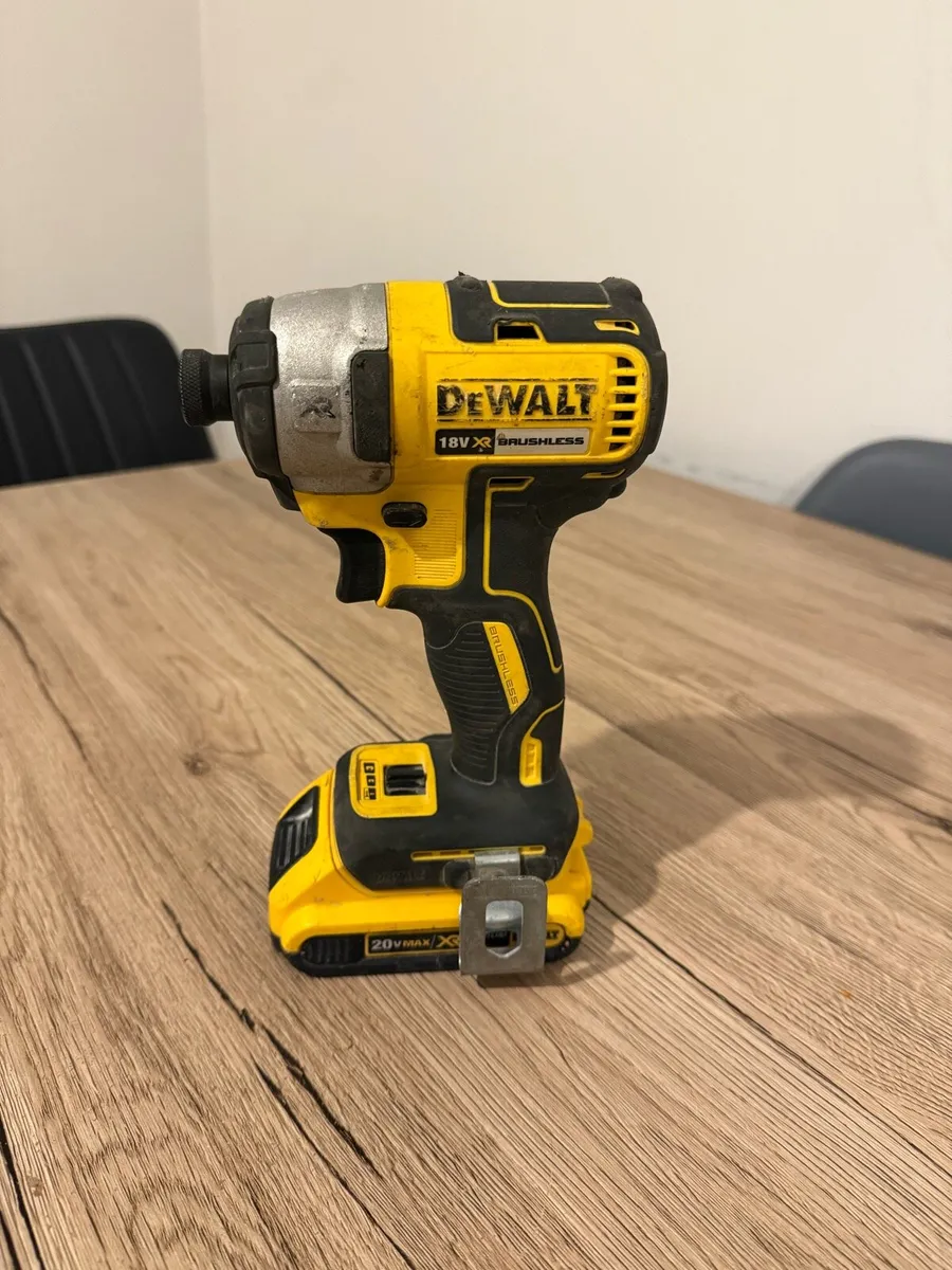 Dewalt impact drill - Image 1