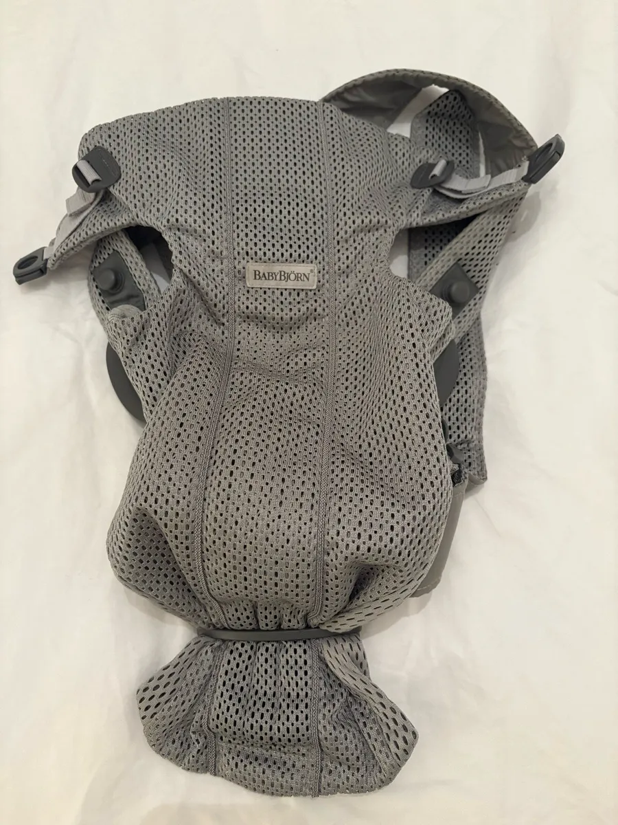 Baby Bjorn Baby Mini Carrier Airy Mesh Grey - Image 4