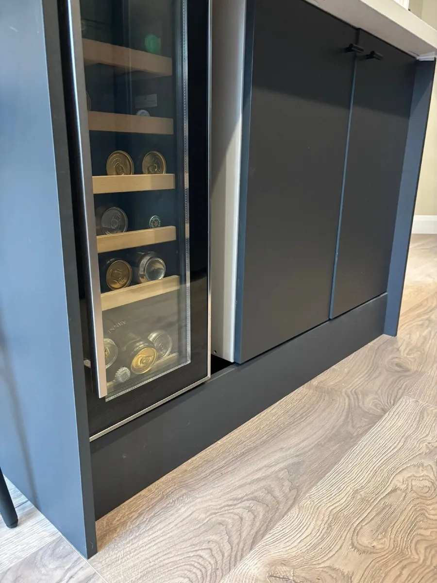 Kitchen cabinets - Image 4