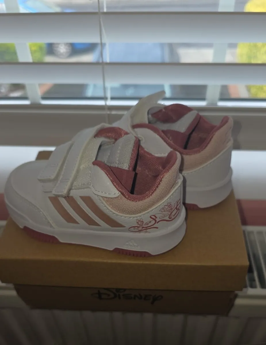 BRAND NEW DISNEY PAIR OF RUNNERS   TODDLER SIZE 5 - Image 1