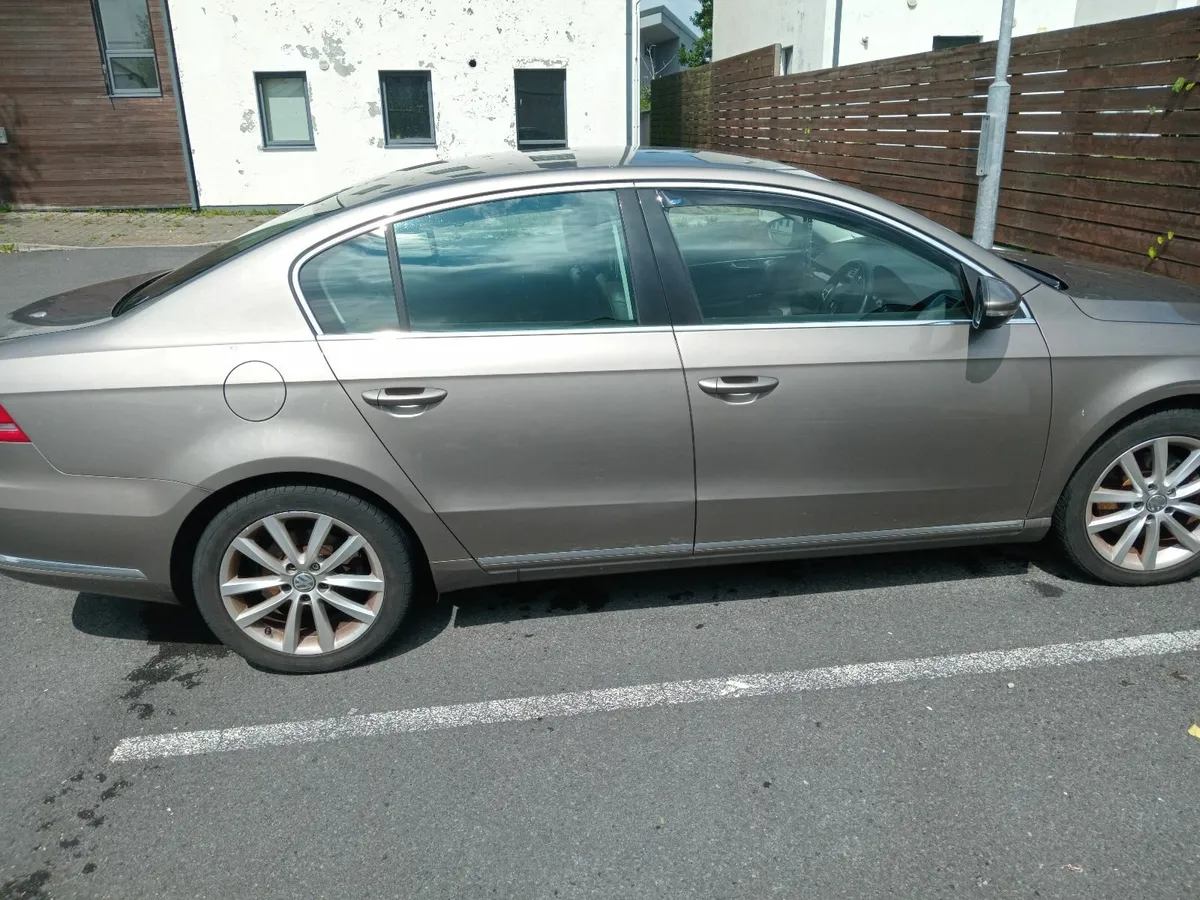 Volkswagen Passat 2011 Highline - Image 3