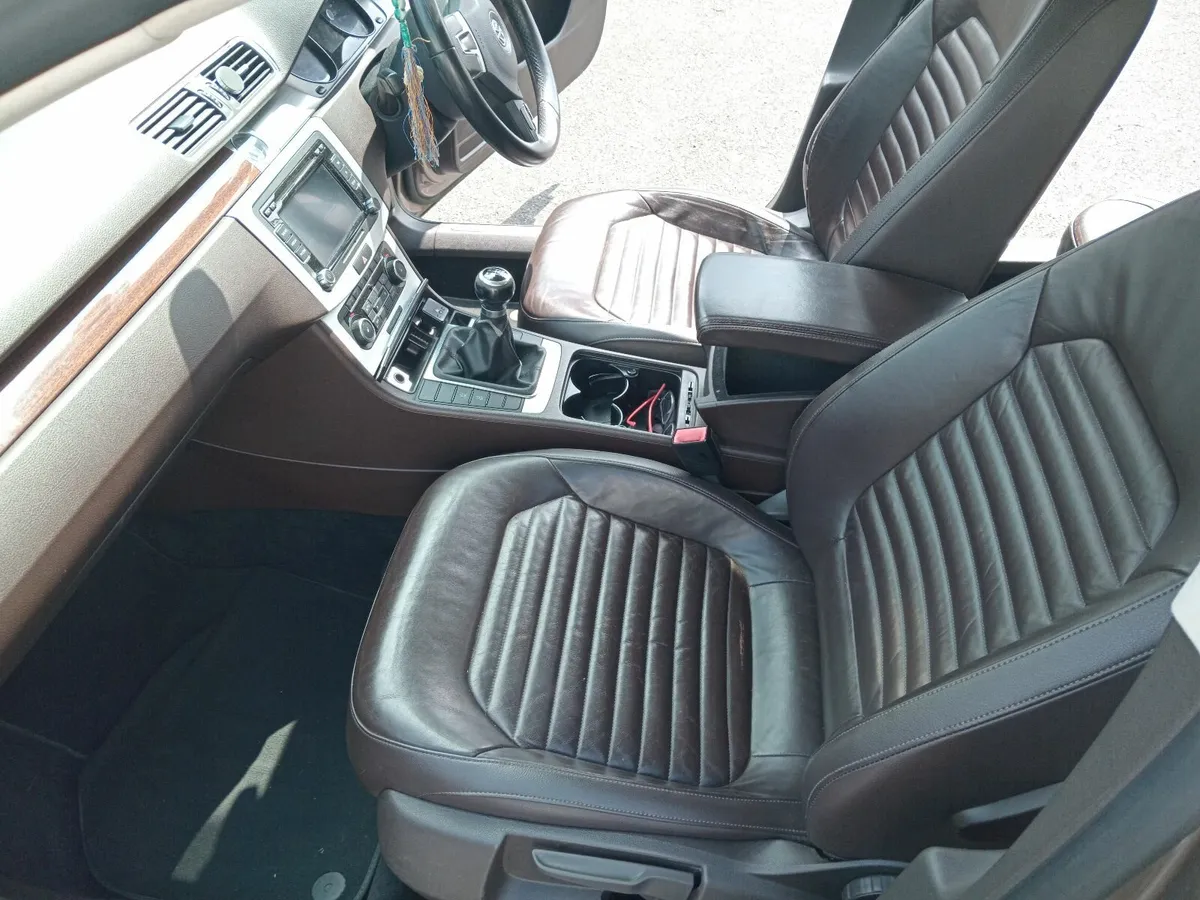 Volkswagen Passat 2011 Highline - Image 4