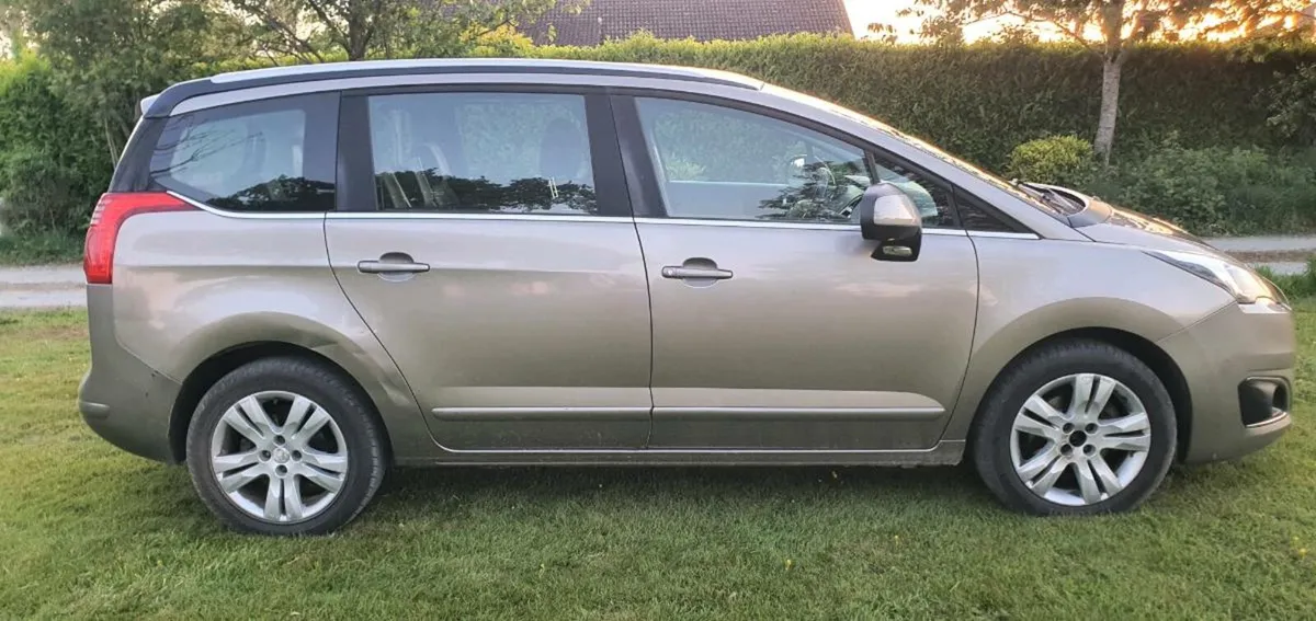 2016  PEUGEOT 5008 1.6 - Image 3