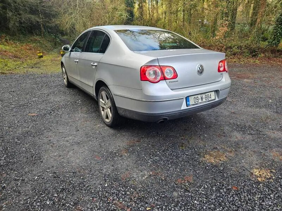 2009 Volkswagen Passat - Image 3