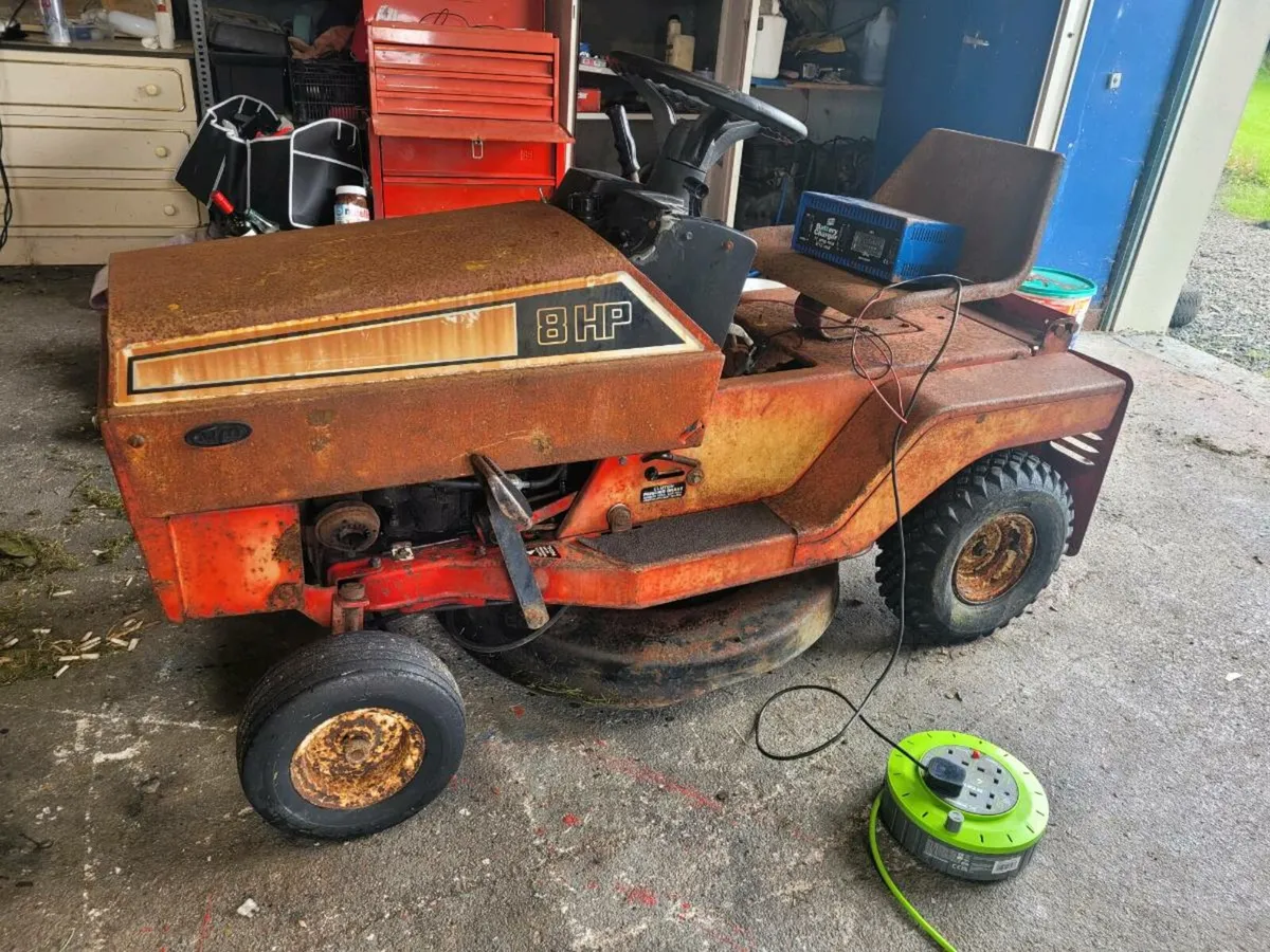 Ride on mowers x 3 - Image 1