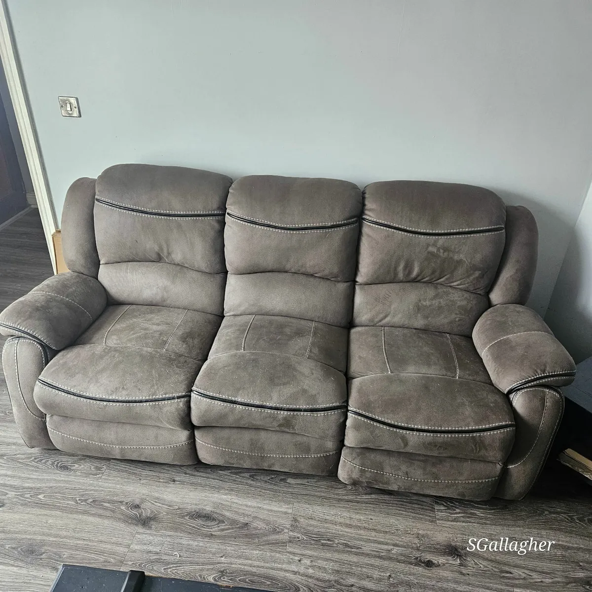 sofa 2 & 3 recliners - Image 2