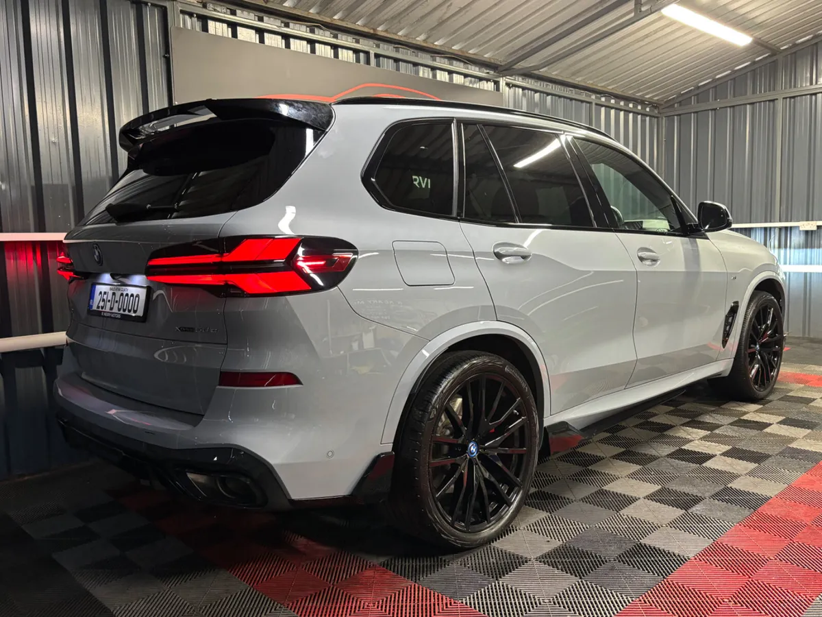 2025 251 BMW X5 50e M-Sport Pro Plus Auto - Image 3