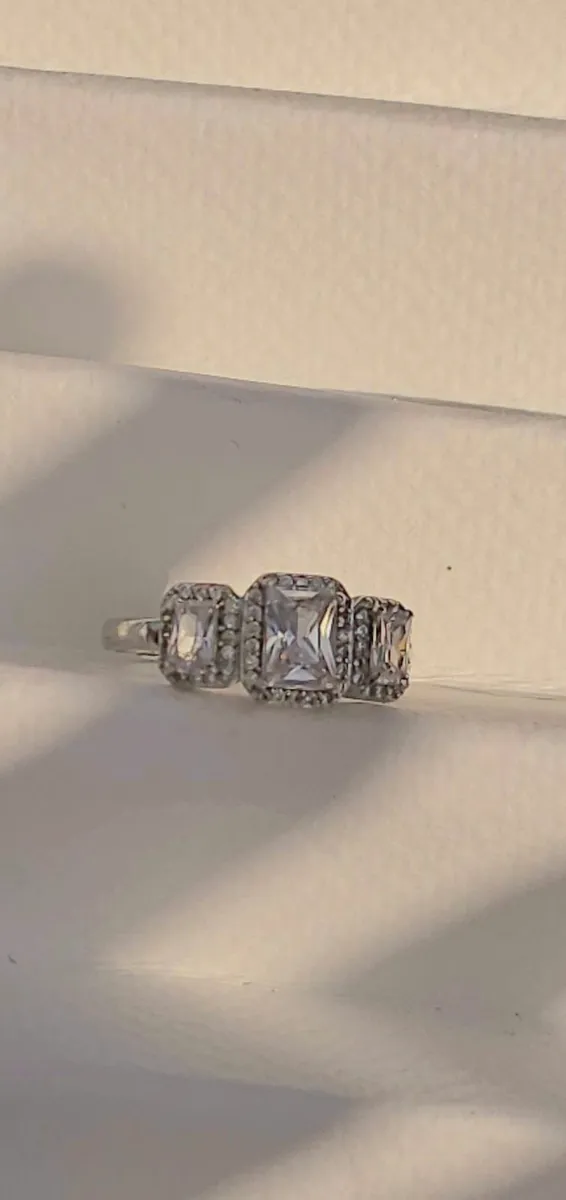 Jewellery - Image 1