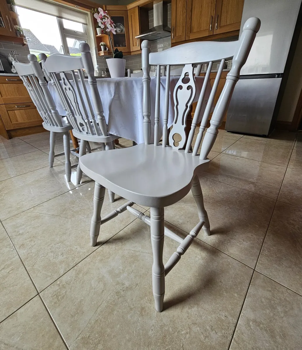 For Sale: 6 Kitchen Chairs – Like New - Image 1