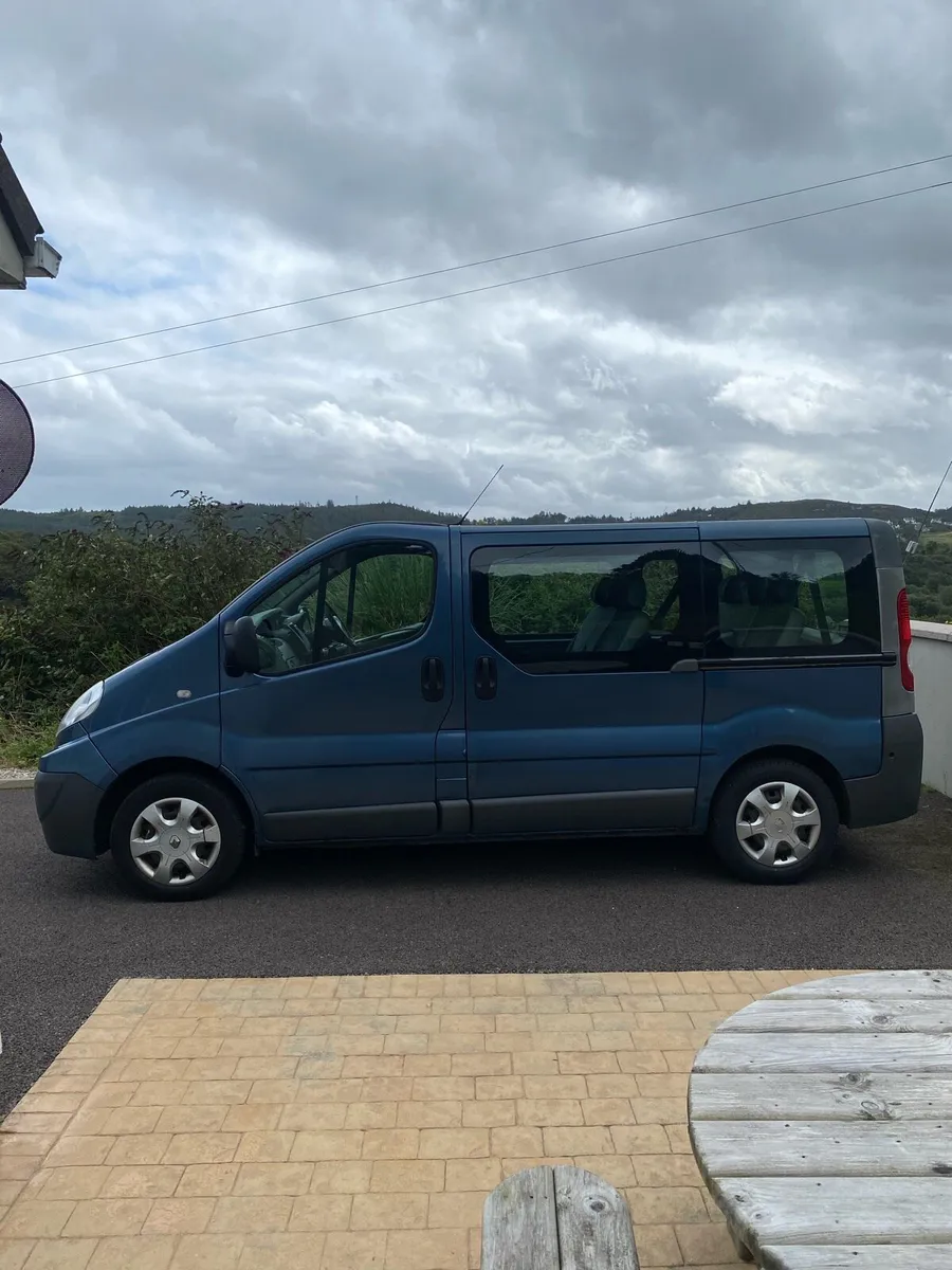 People carrier - Image 1