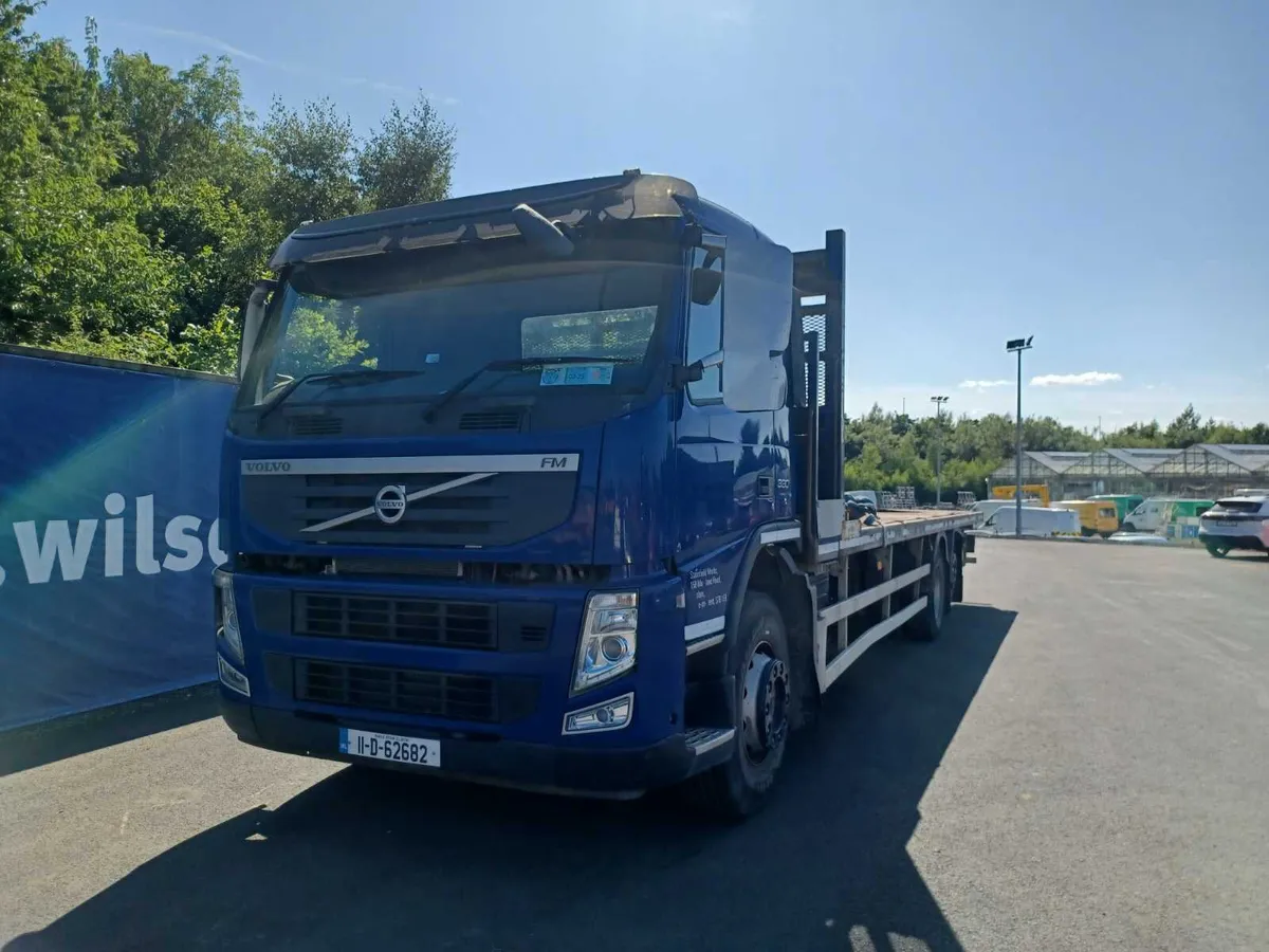 2011 VolvoFM Fm330 Truck For Auction - Image 1