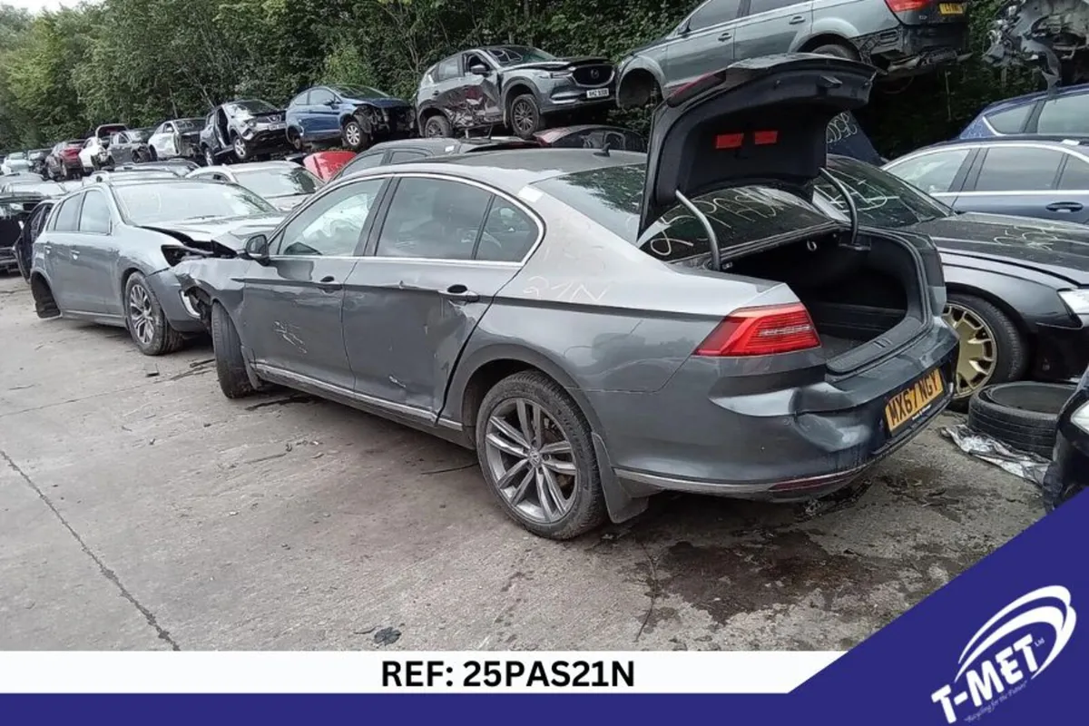 2017 VOLKSWAGEN PASSAT BREAKING FOR PARTS - Image 1