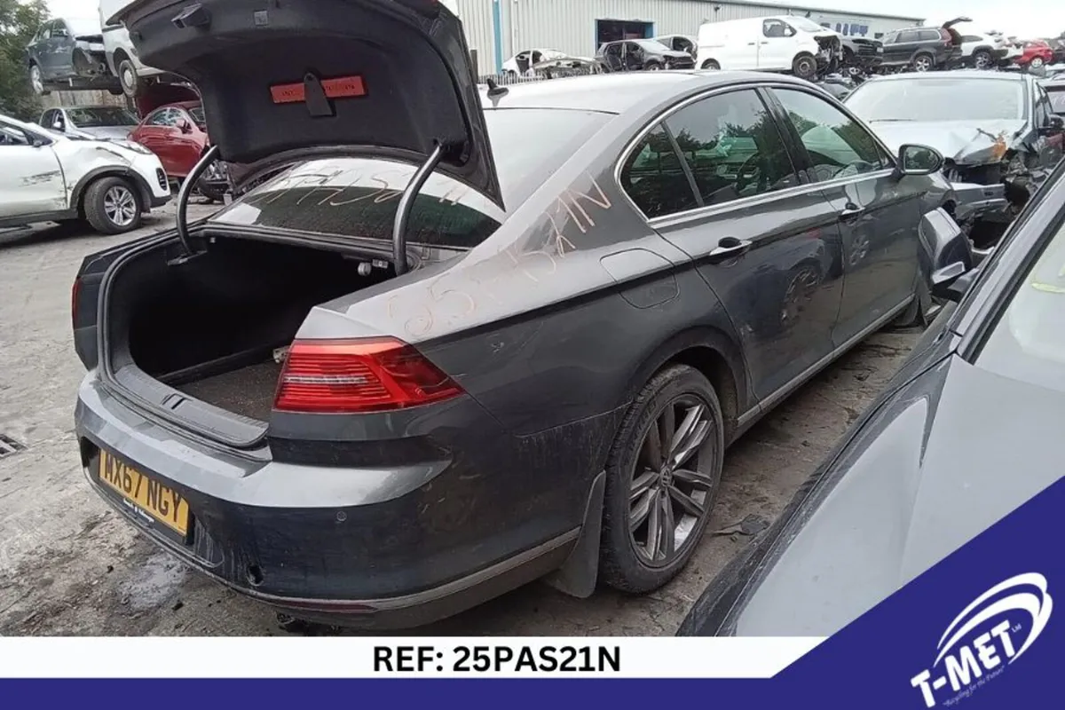 2017 VOLKSWAGEN PASSAT BREAKING FOR PARTS - Image 3