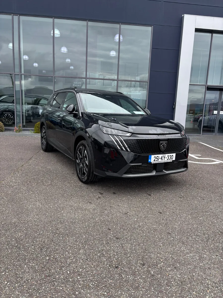 Peugeot 5008 2025 - Image 1