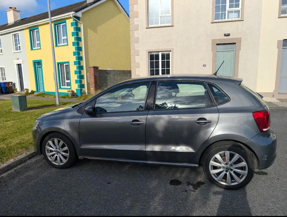 Volkswagen Polo 2010 - Image 2