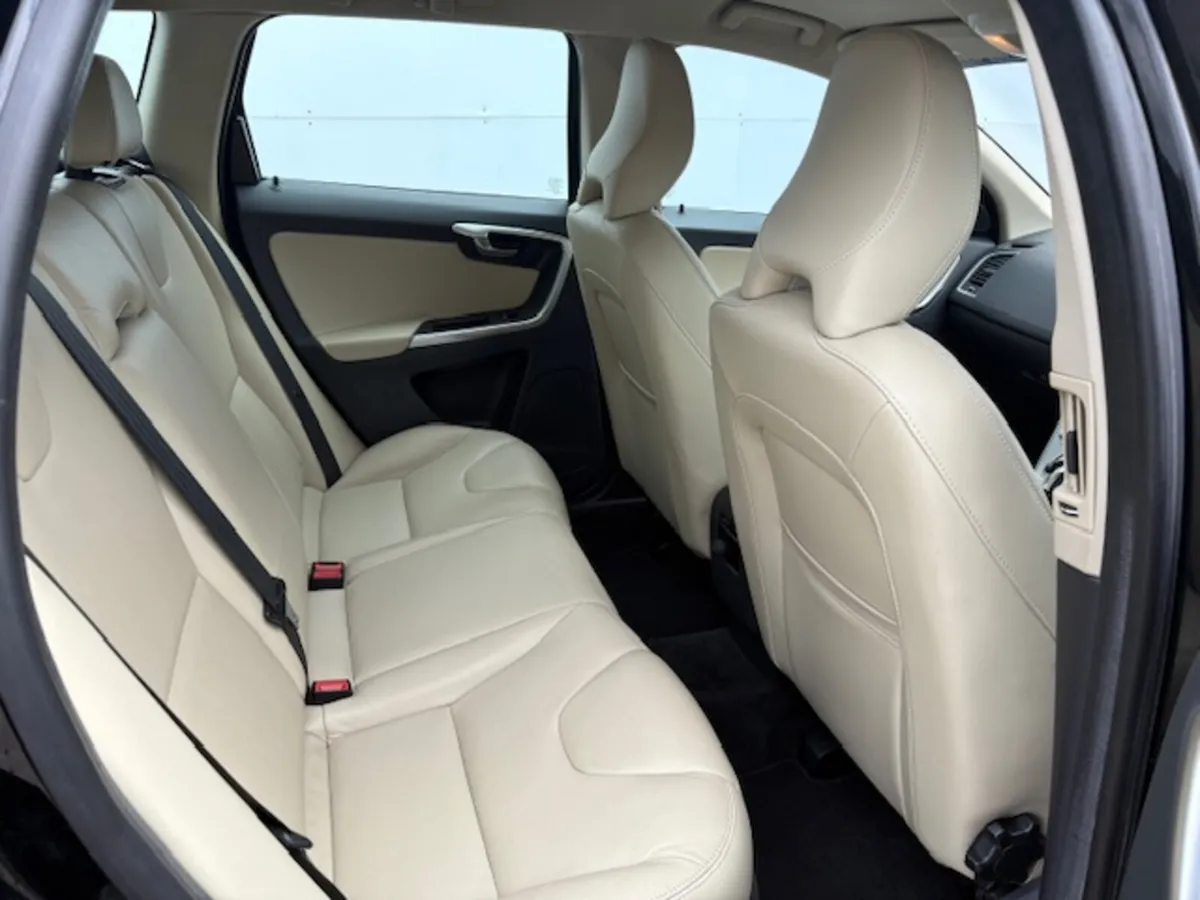 Volvo XC60 2016 Automatic Leather - Image 4