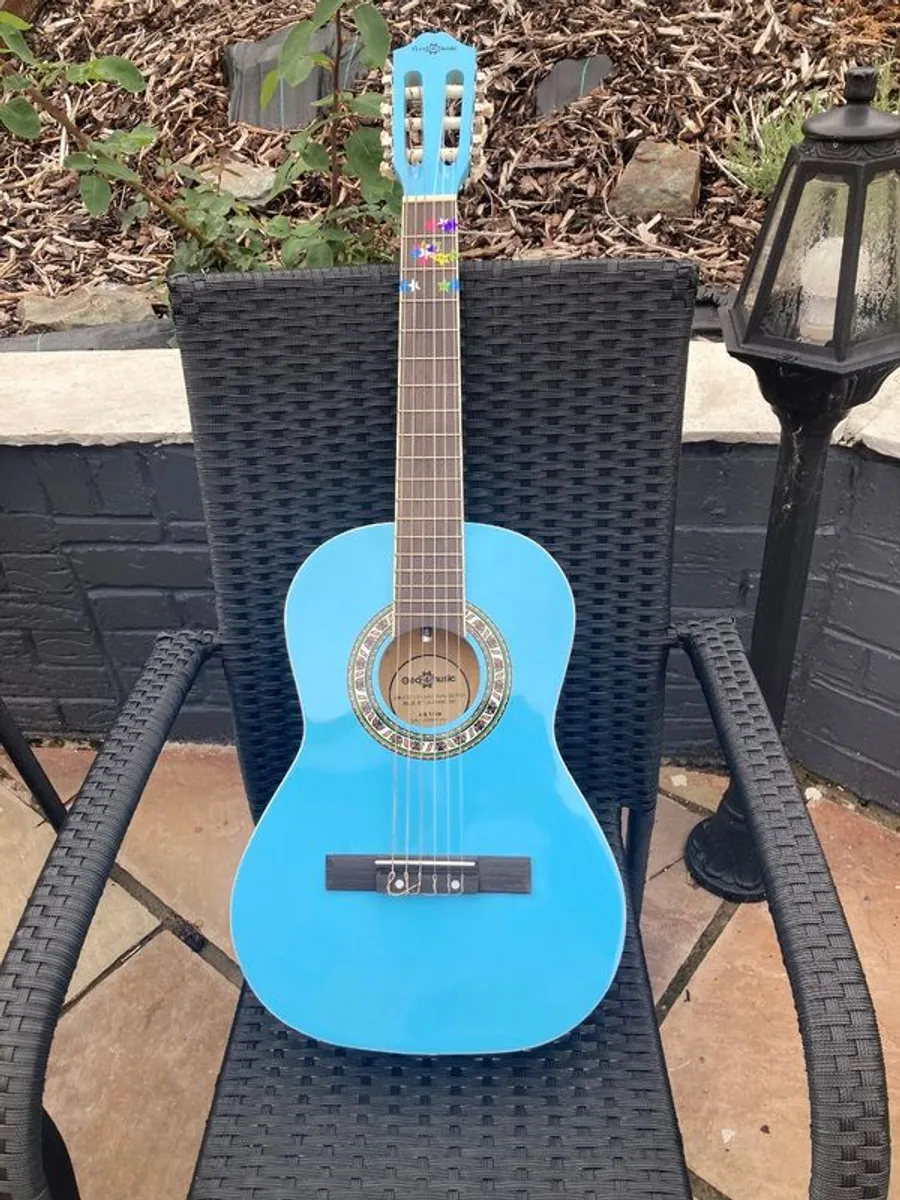Kids 1/2 Classical guitar perfect condition with bag, electric tuner and picks - Image 1